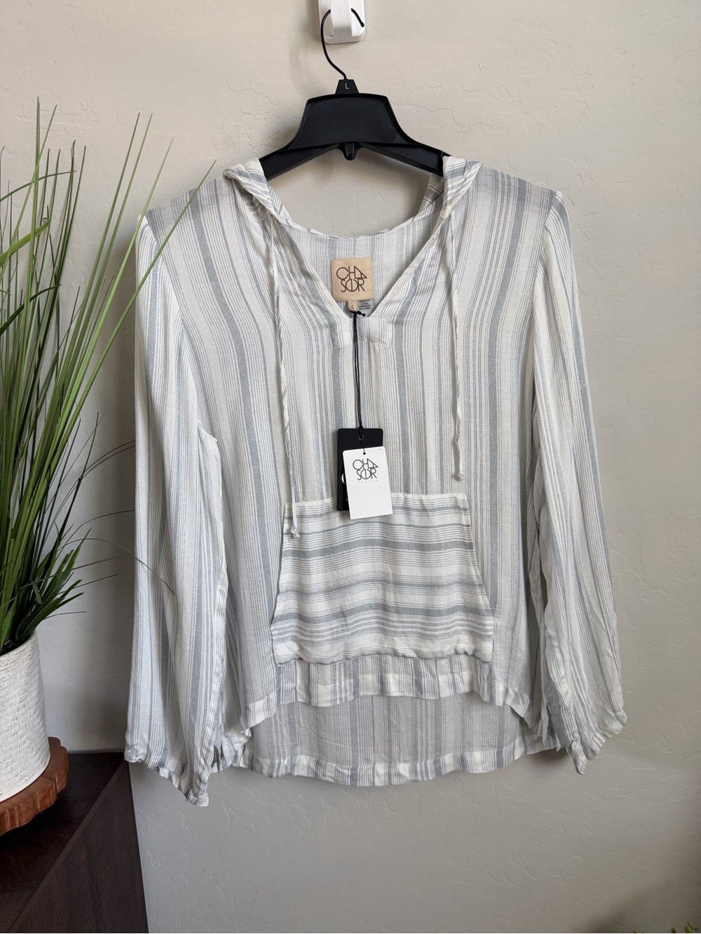 Chaser Striped Hooded Blouse NWT Large Coastal Resort Lightweight Top